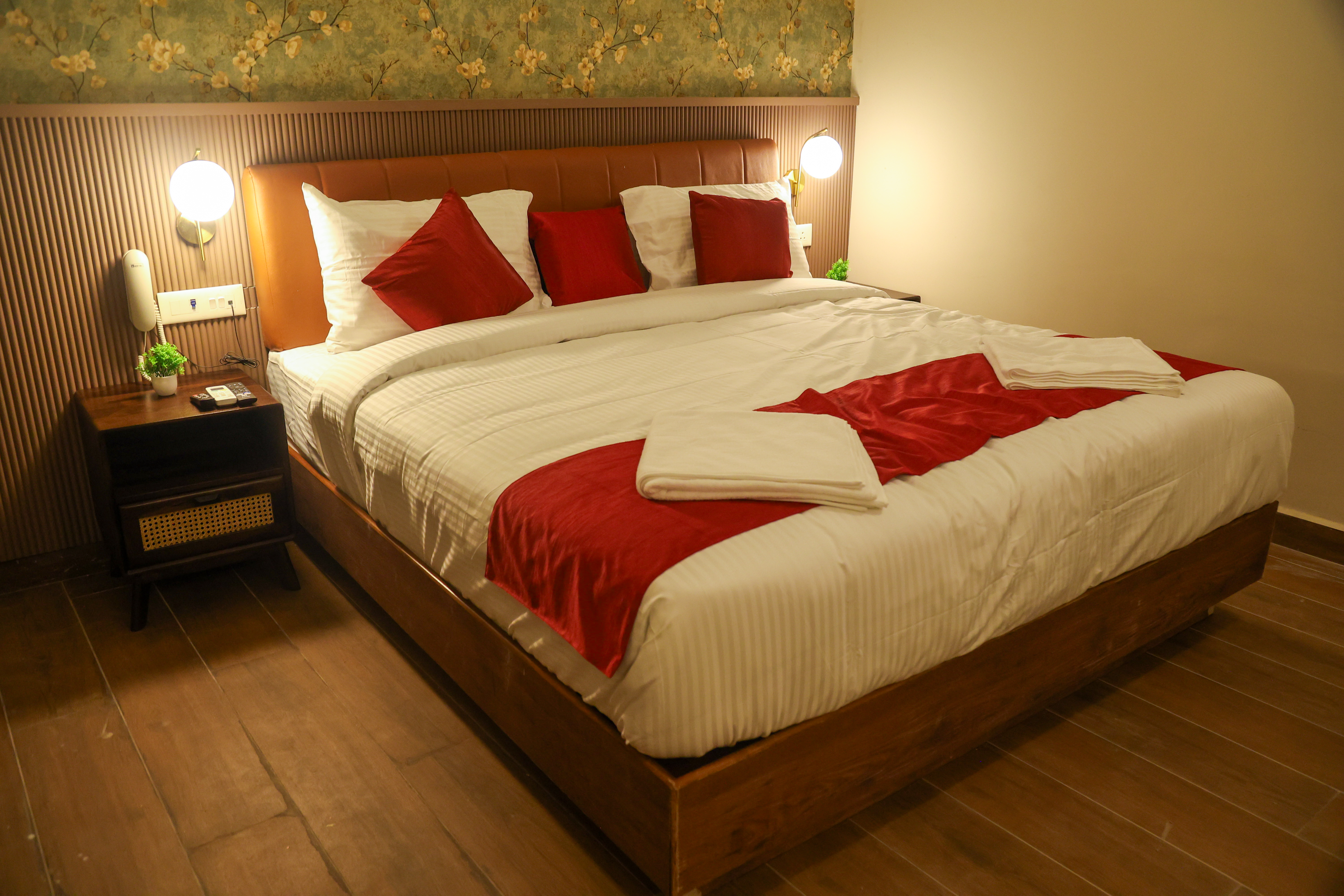 King Balcony room thumbnail view 3